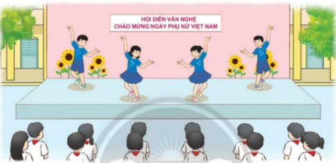 Tham gia tiết mục văn nghệ chào mừng.