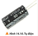 Vận dụng trang 92 sgk vật lý 11 ctst Quan sát Hình 14.10 và cho biết: a) Giá trị điện dung của tụ điện. b) Ý nghĩa các thông số trên tụ điện.