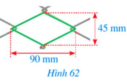 Câu 6. Hình 62 mô tả một ô lưới mắt cáo có dạng hình thoi với độ dài của hai đường chéo là 45 mm và 90 mm. Độ dài cạnh của ô lưới mắt cáo đó là bao nhiêu milimét (làm tròn kết quả đến hàng đơn vị)?