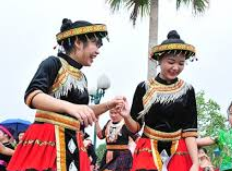 Sưu tầm hình ảnh về một số dân tộc ở vùng Trung du và miền núi Bắc Bộ và chia sẻ với các bạn
