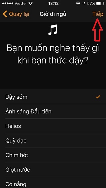 Khai thác triệt để các tính năng trong ứng dụng Đồng hồ trên iPhone Ứng dụng Đồng hồ trên iPhone không chỉ để dùng xem giờ mà còn nhiều tiện ích hay khác. Nếu bạn là một người không hay vọc vạch thì thường bỏ qua những tiện ích này. Trong bài viết hôm nay, mình sẽ đem đến cho các bạn các mẹo sử dụng ứng dụng Đồng hồ hiệu quả nhất nhé.  1. Xem giờ ngay trên biểu tượng ứng dụng Apple rất biết cách chăm chút cho hệ điều hành của mình bằng cách tạo sự sống động trong mỗi ứng dụng mặc định của hãng. Nếu bạn chịu